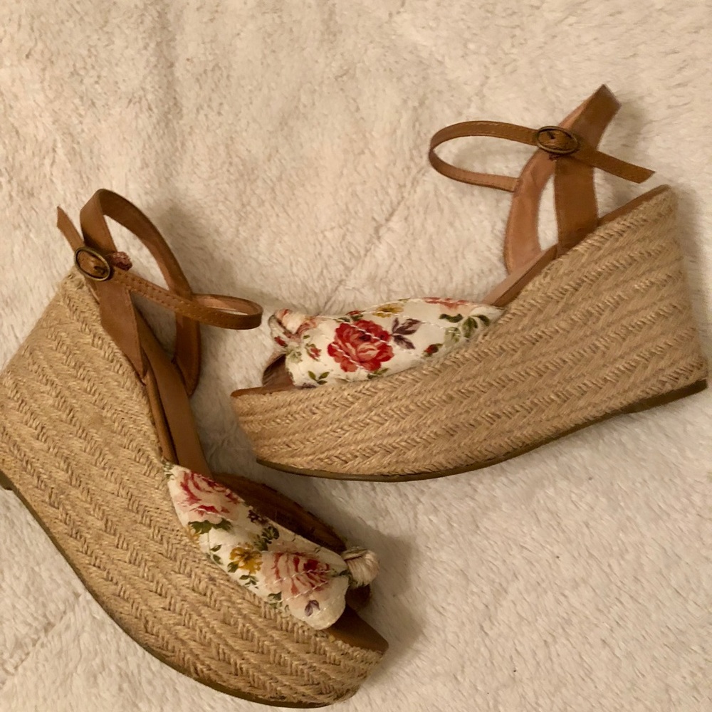Floral Wedges